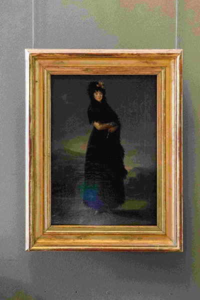 Obraz kobiety w czarnej sukni