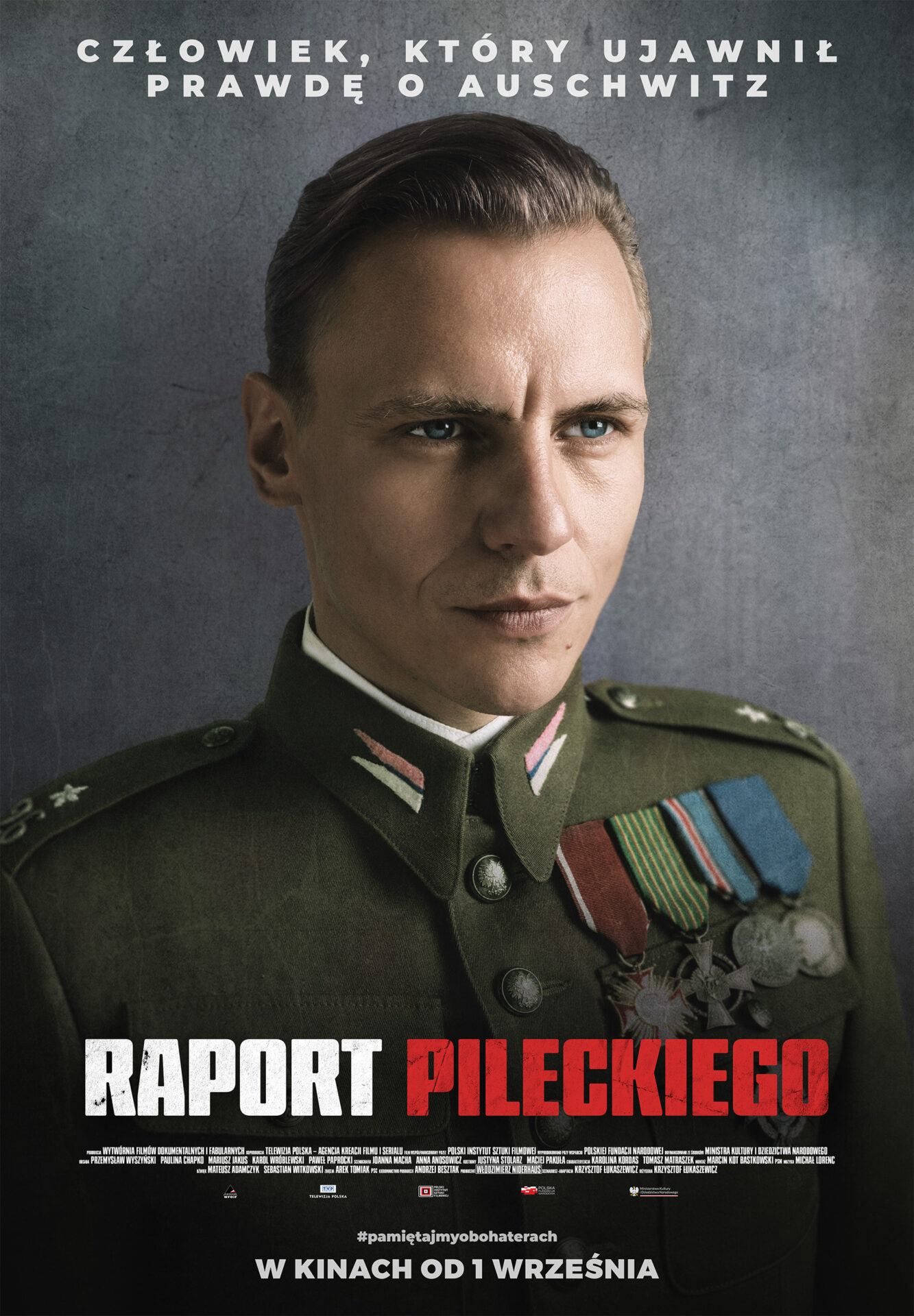na plakacie postać aktora grającego Pileckiego