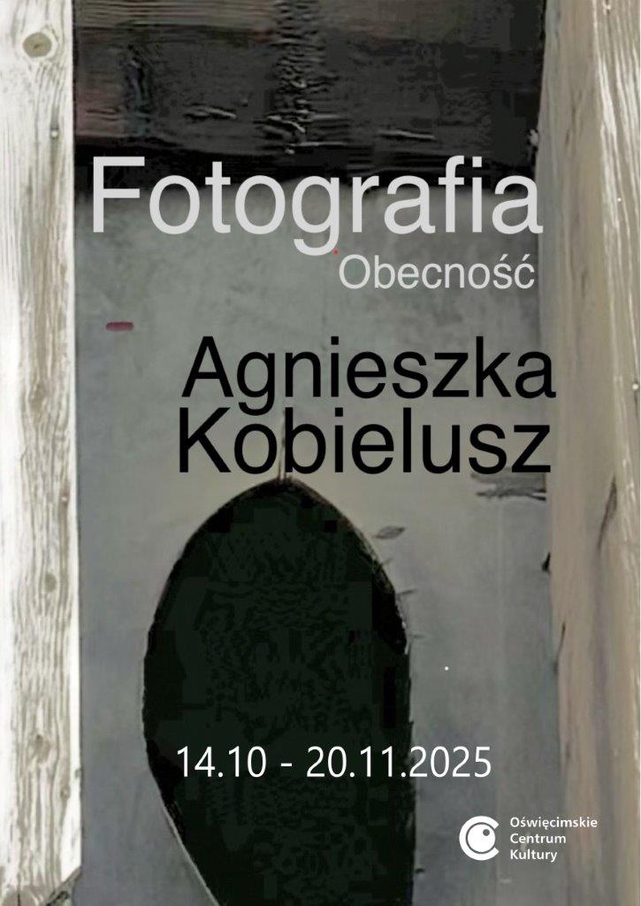 na plakacie fotografia z wystawy